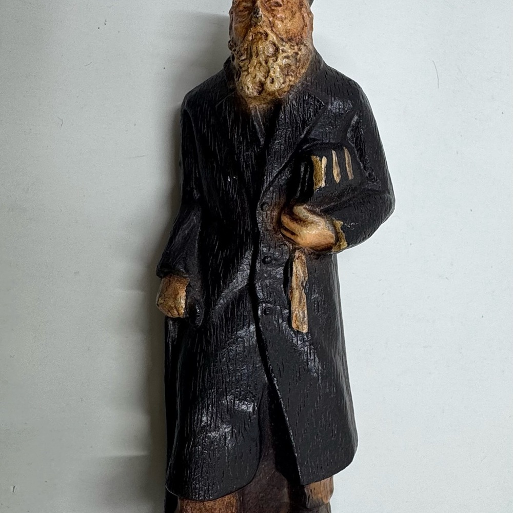 1939 Rabbi Walking Sculpture Vintage
Judaica Syroco Wood - Picture 5 of 7